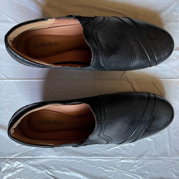 Cobb Hill, WOMEN'S LAUREL SLIP-ON SHOE, 7 1/2 Wide, Heel 1 5/8, Black Leather. - Picture 2 of 2